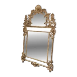 Miroir de style Régence en bois doré, 1ère moitié XIXÈME