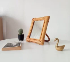 Miroir de table vintage en rotin années 70