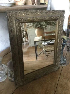 Miroir doré ancien