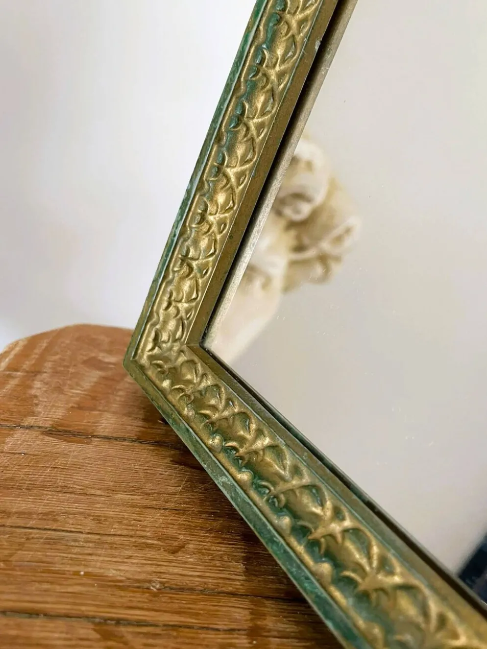 Miroir doré baroque vintage