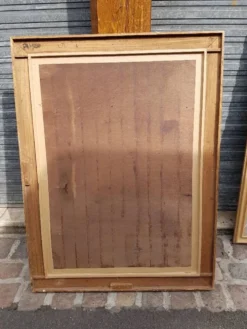Miroir dore de style italien du 17ème siecle en bois sculpte