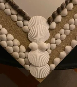 Miroir en bois et coquillages