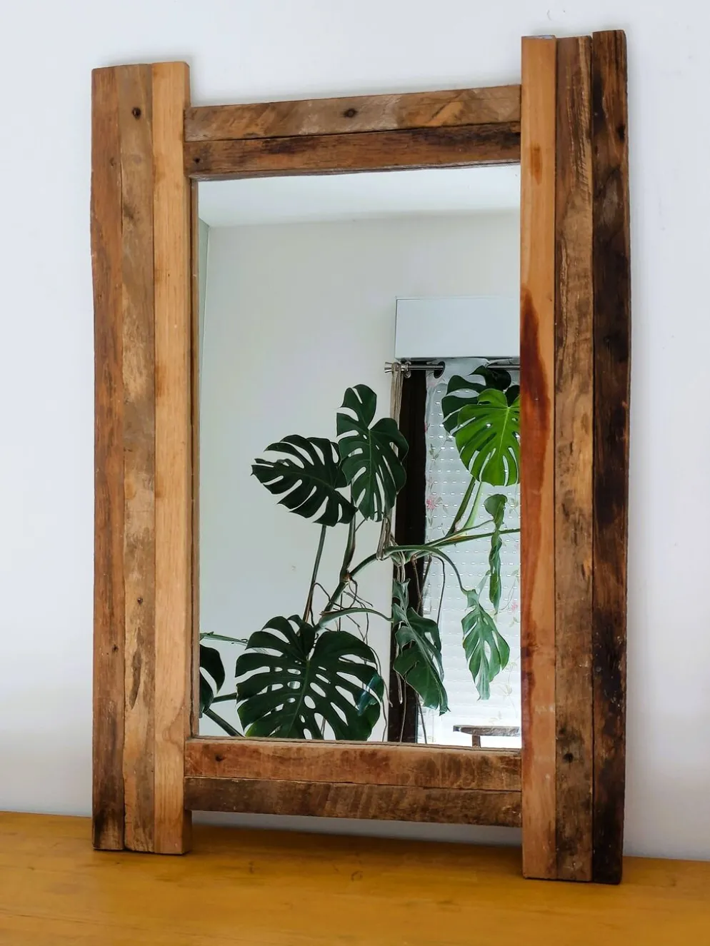 Miroir en bois recyclé