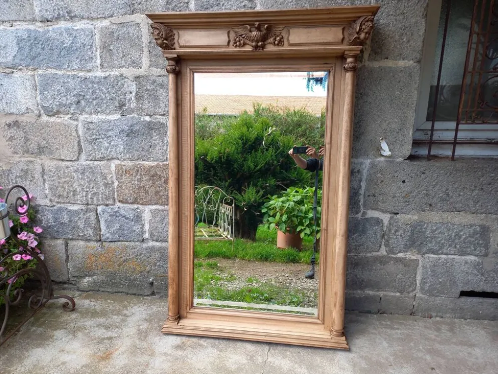 Miroir en bois sculpté, 168x112 cm