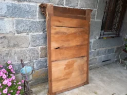Miroir en bois sculpté, 168x112 cm