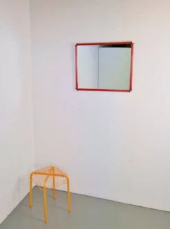 Miroir en cadre rouge postmoderne italien, années 1980