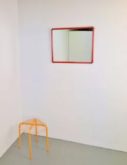 Miroir en cadre rouge postmoderne italien, années 1980