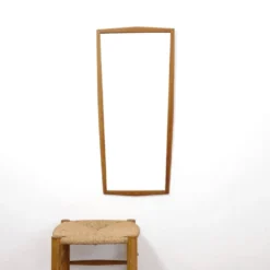 Miroir en chêne des années 60, 84 x 38.5 cm.