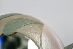 Miroir en céramique, années 70, signé.