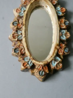 Miroir en céramique, fleurs émaillées, Vallauris