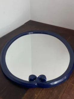 Miroir en fonte bleu nuit