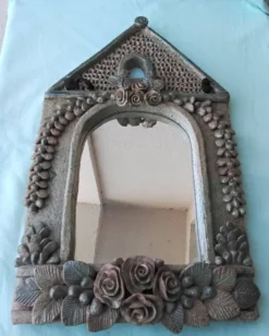 Miroir en grès signé Catido