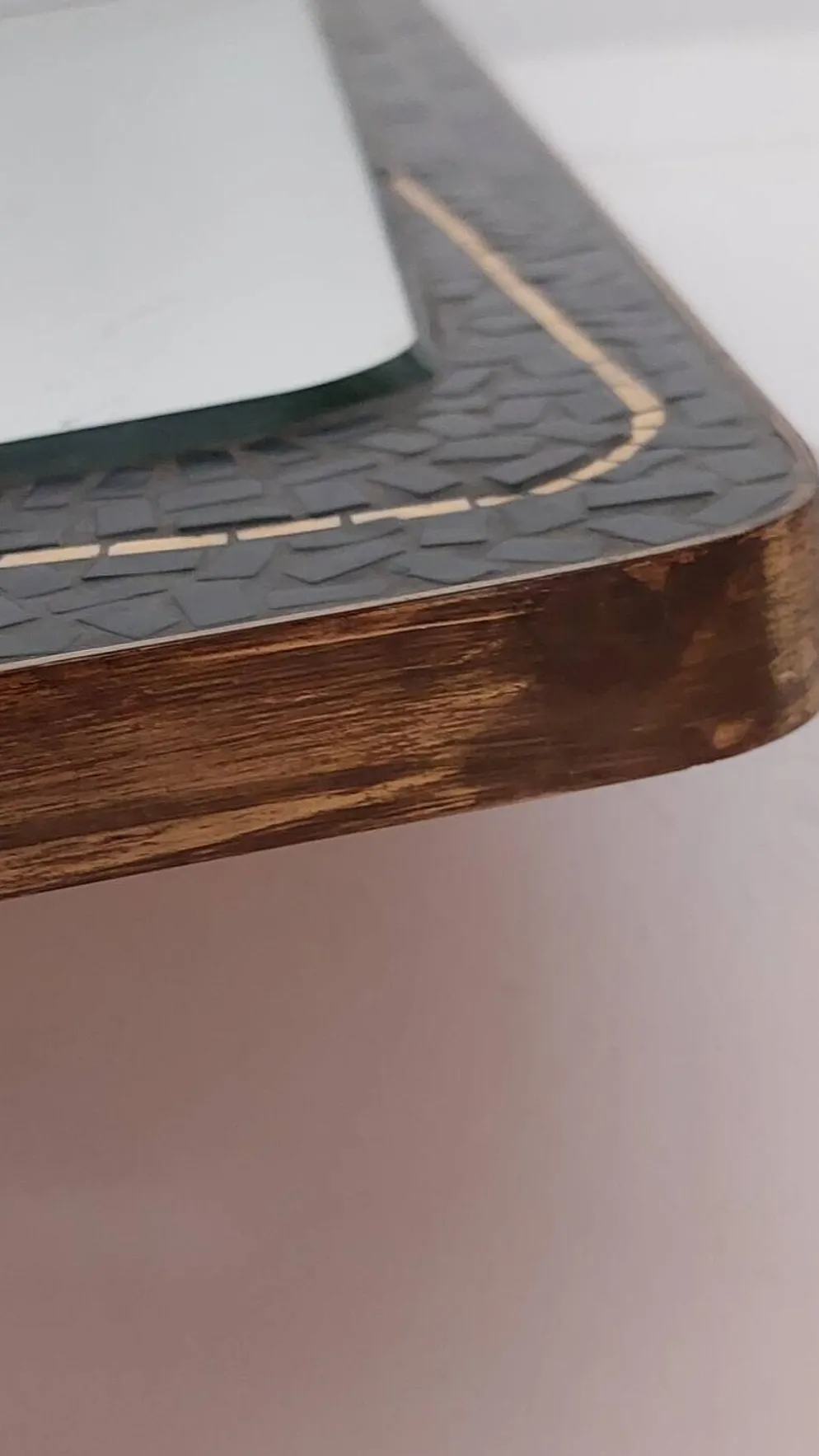 Miroir en laiton et mosaïque patiné, milieu XXème
