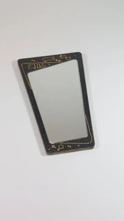 Miroir en laiton et mosaïque patiné, milieu XXème