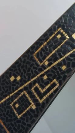 Miroir en laiton et mosaïque patiné, milieu XXème