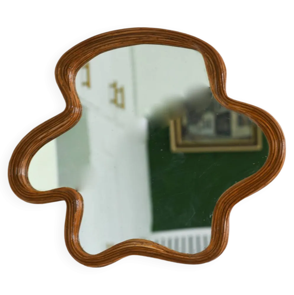 Miroir en osier de forme oranique