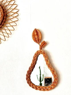 Miroir en osier tressé forme poire