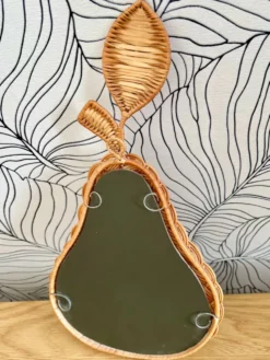 Miroir en osier tressé forme poire