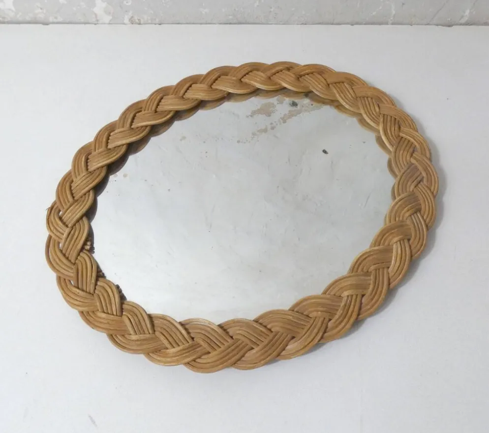 miroir en rotin tressé