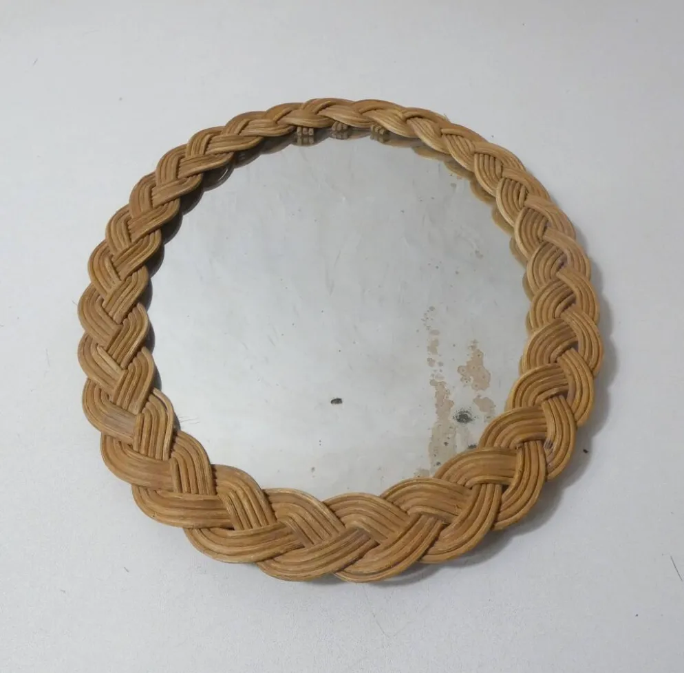 miroir en rotin tressé
