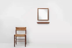 Miroir en teck du milieu du siècle avec étagère attribué à De Coene, Belgique, années 1960.