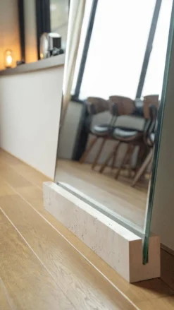 Miroir en travertin Stand