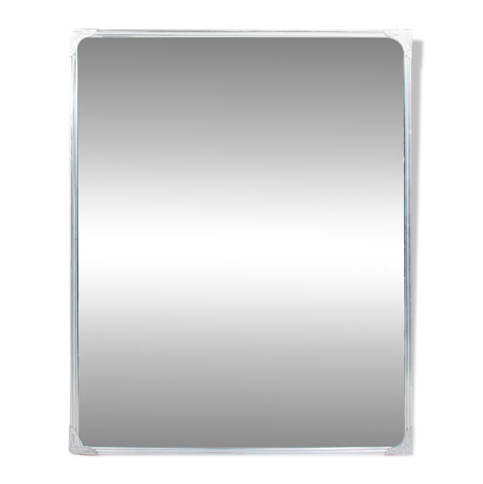 Miroir fabriqué à partir de matériaux recyclé