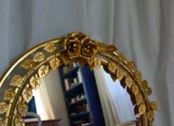 Miroir lumineux rond vintage en métal doré à décor de roses