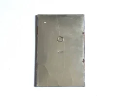 Miroir Marocain rectangulaire en laiton évoquant une portes, années 70