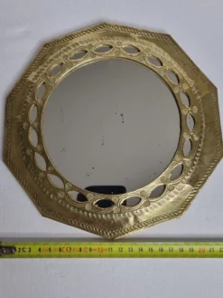 Miroir marocain vintage en laiton martelé à décor ajouré, 22 cm