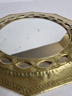 Miroir marocain vintage en laiton martelé à décor ajouré, 22 cm