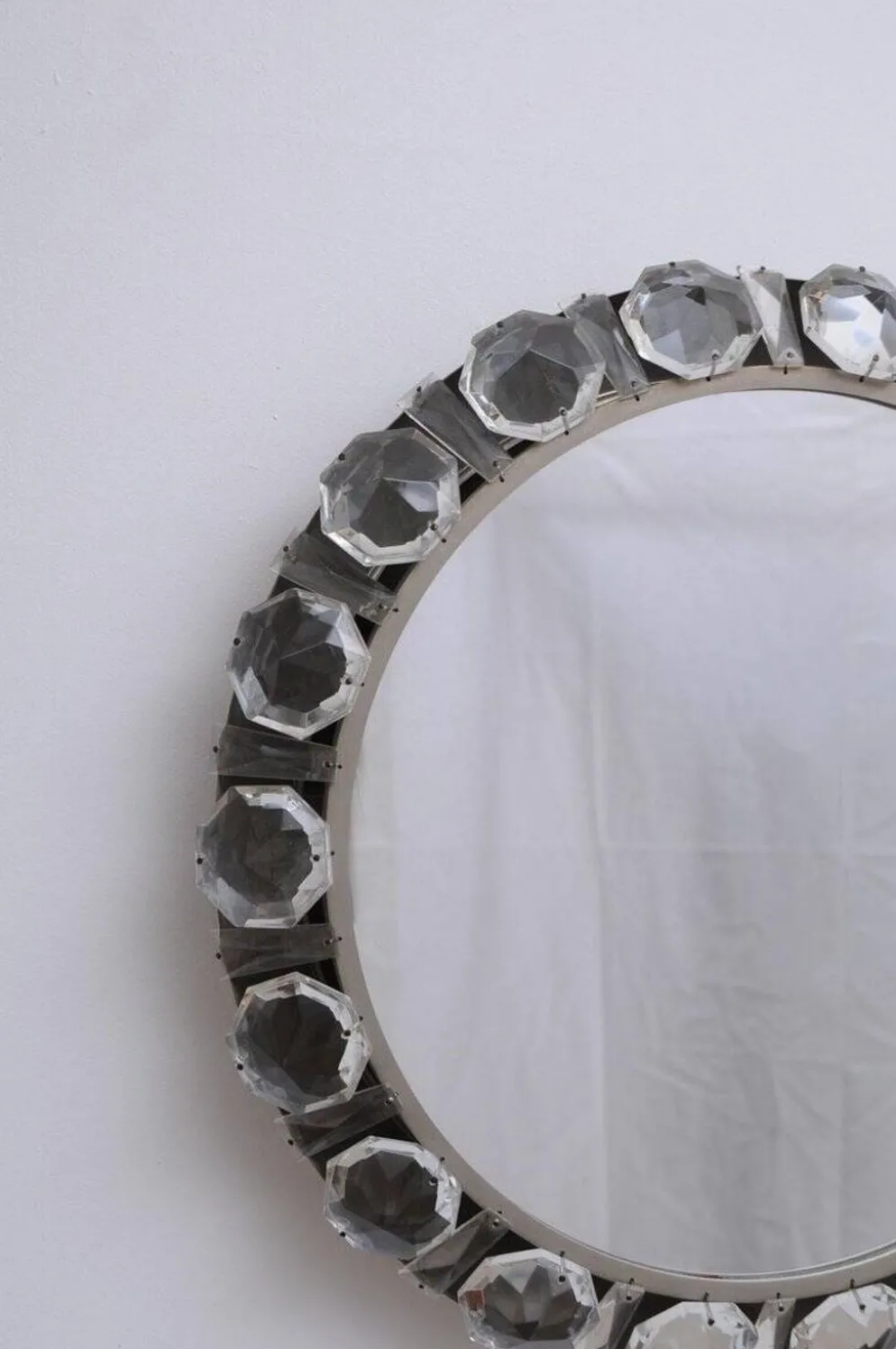 Miroir moderne du milieu du siècle illuminé par Bakalowits & Söhne, années 1960.