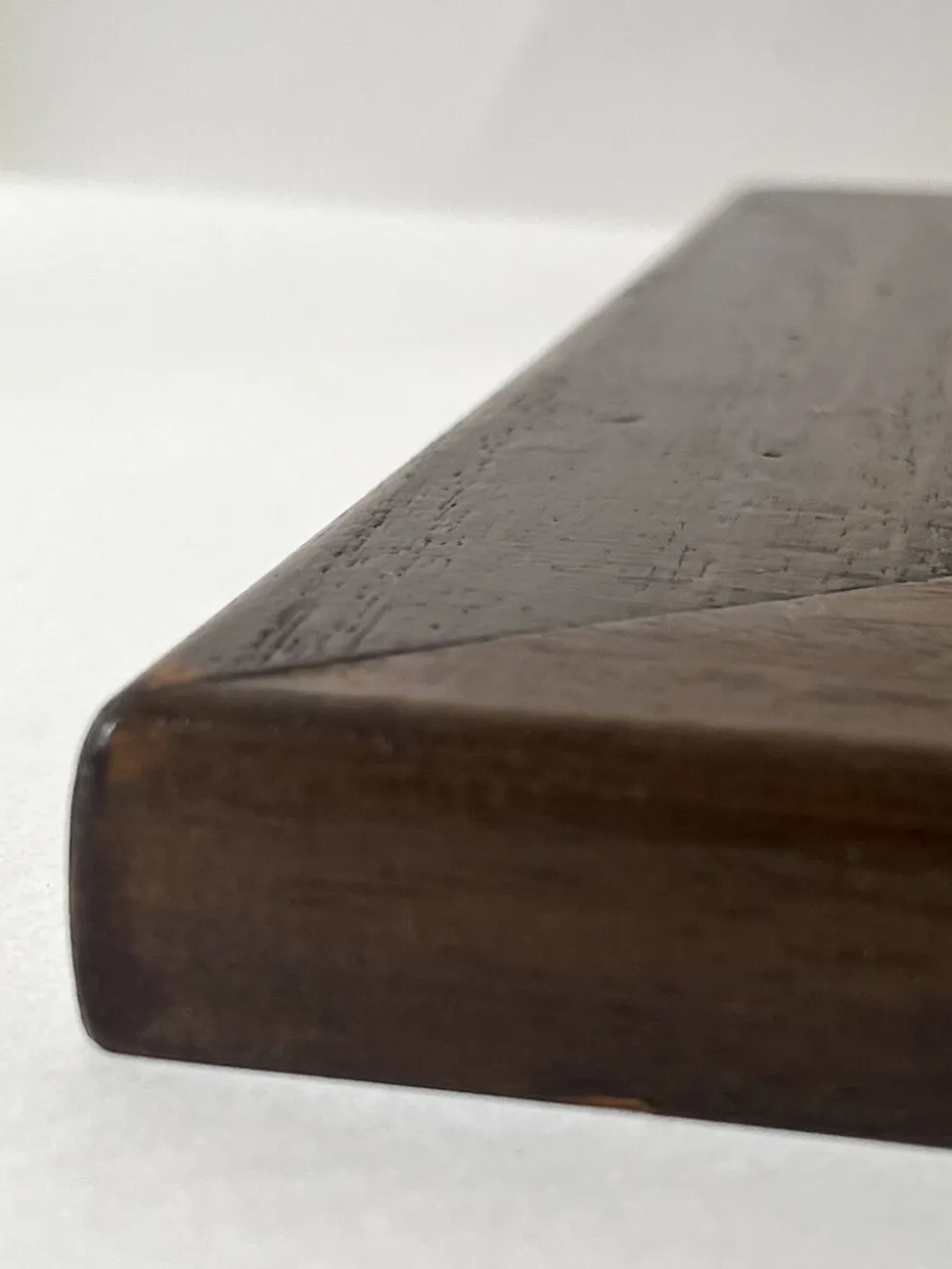 Miroir mural brutaliste rectangulaire en bois massif, France 1950