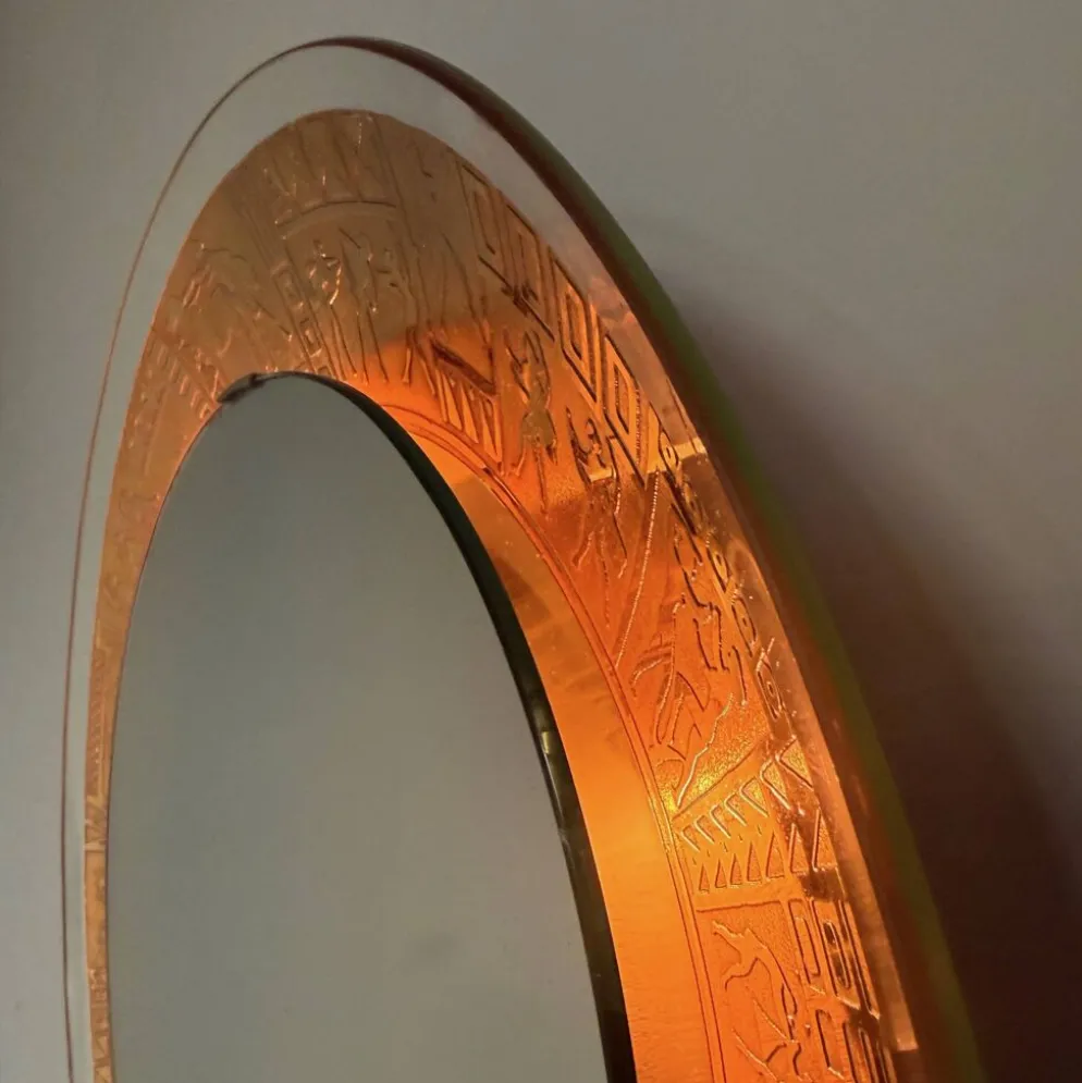 Miroir mural décoratif avec éclairage par M. Furgeri, Italie, années 1960.