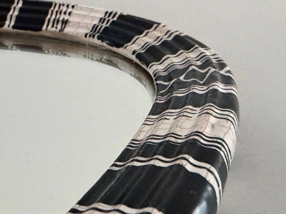 Miroir mural de petite taille, triangle rond en céramique noir et blanc, années 1950, Allemagne