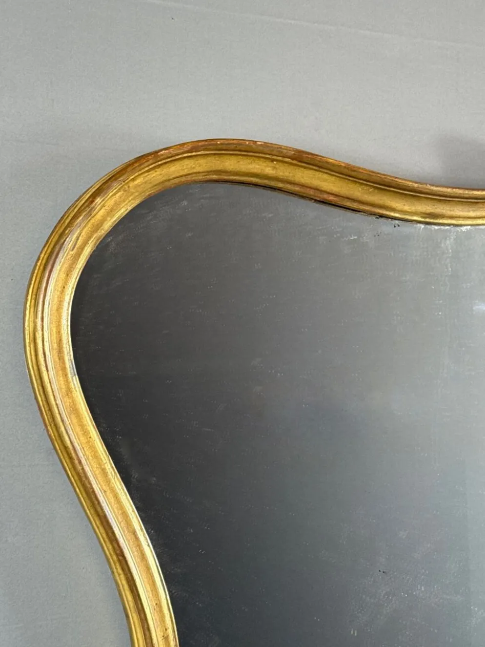 Miroir mural de style Louis XV, XXe siècle