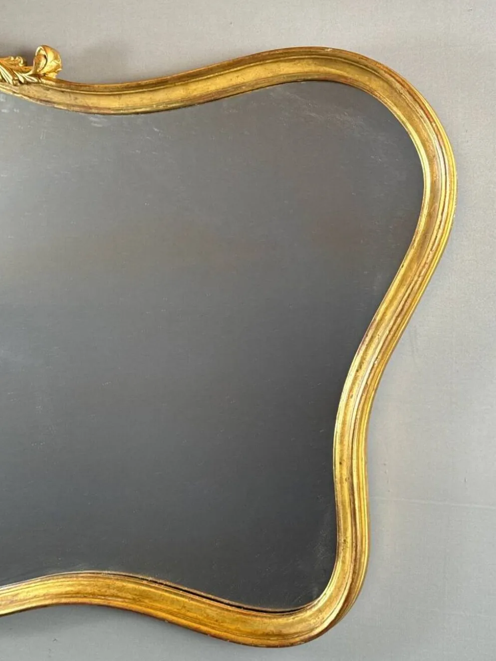 Miroir mural de style Louis XV, XXe siècle
