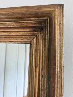 Miroir mural en bois doré antique en or