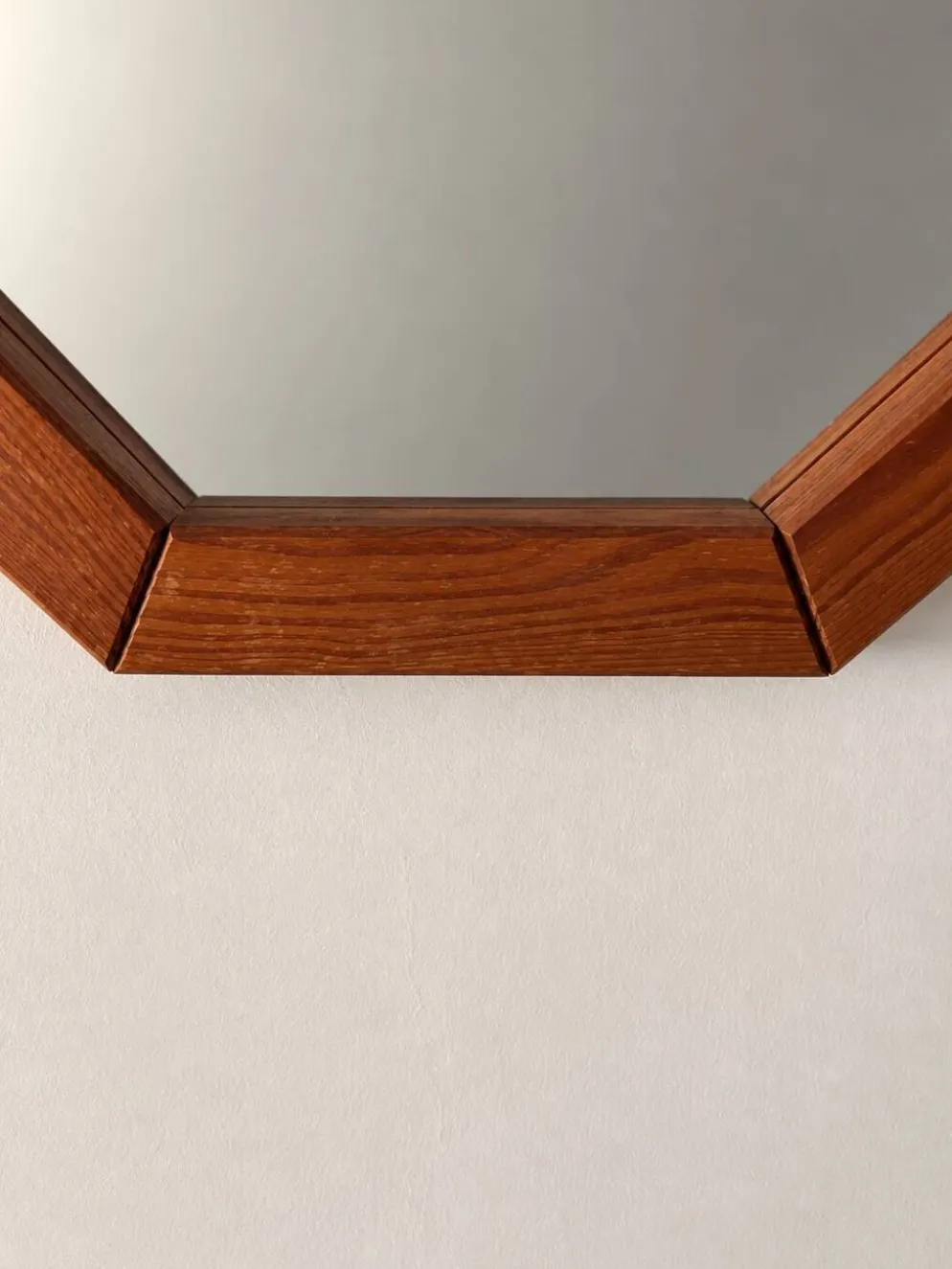 Miroir mural en bois octogonal vintage – design géométrique des années 1970