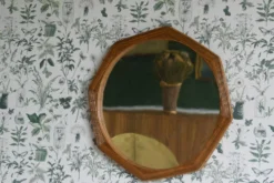 Miroir mural en forme de crayon avec cadre octogonal