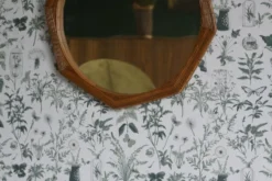 Miroir mural en forme de crayon avec cadre octogonal