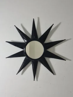 Miroir mural en métal antique en forme d'étoile noir