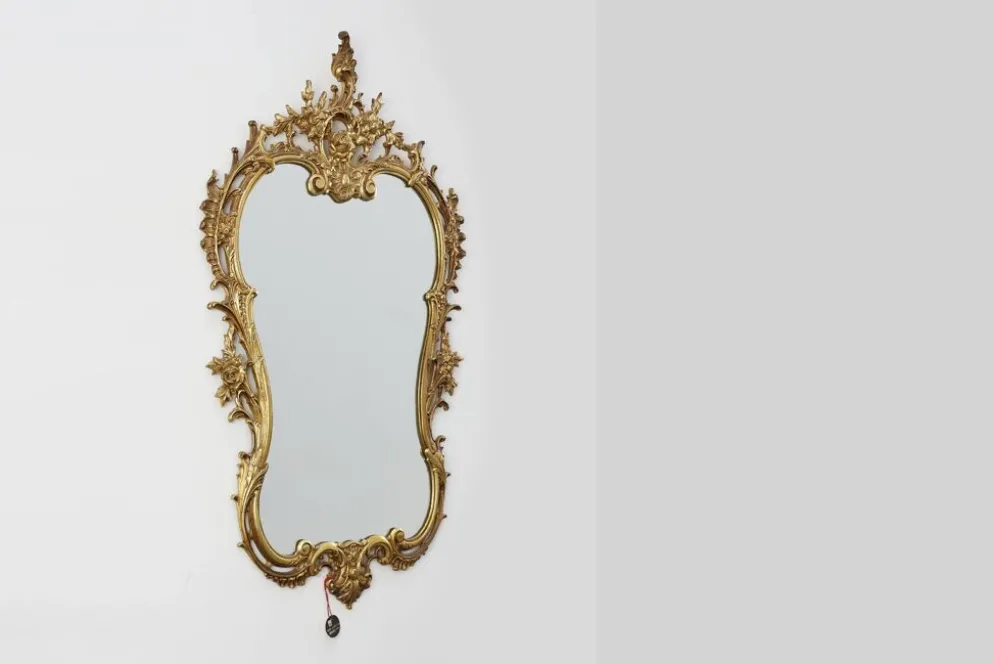 Miroir mural en métal orné de style Louis XVI du 20e siècle avec des flamboiements rococo, Fra