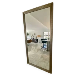 Miroir mural en métal texturé embossé et miroir biseauté