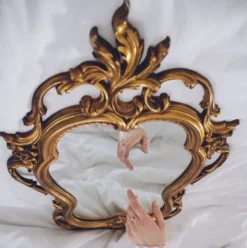 Miroir mural en or de style Hollywood Regency, USA