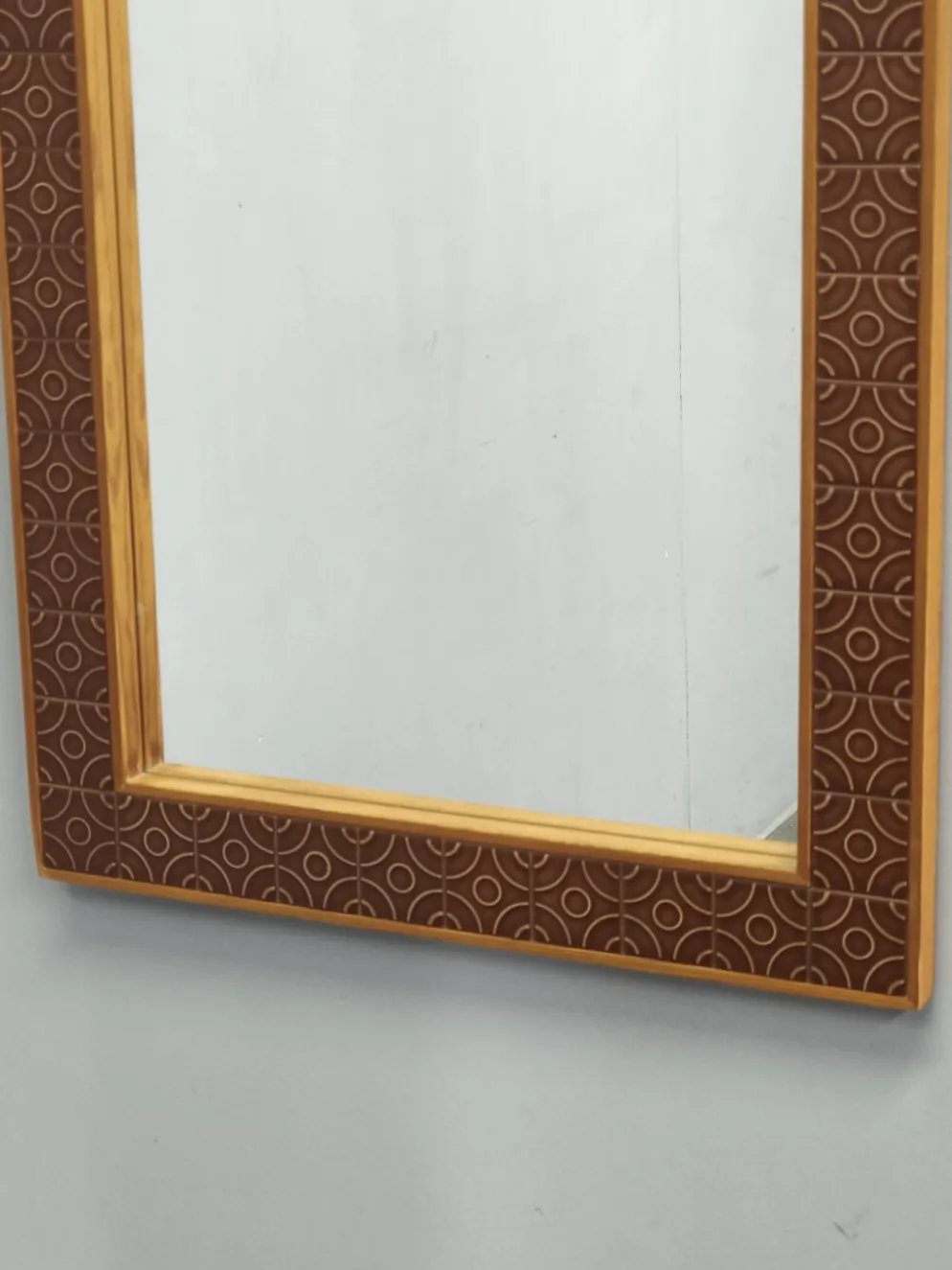 Miroir mural en pin danois et carrelage céramique, années 1960