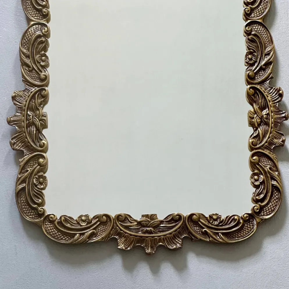 Miroir mural rectangulaire vintage avec cadre en bronze, miroir en bronze