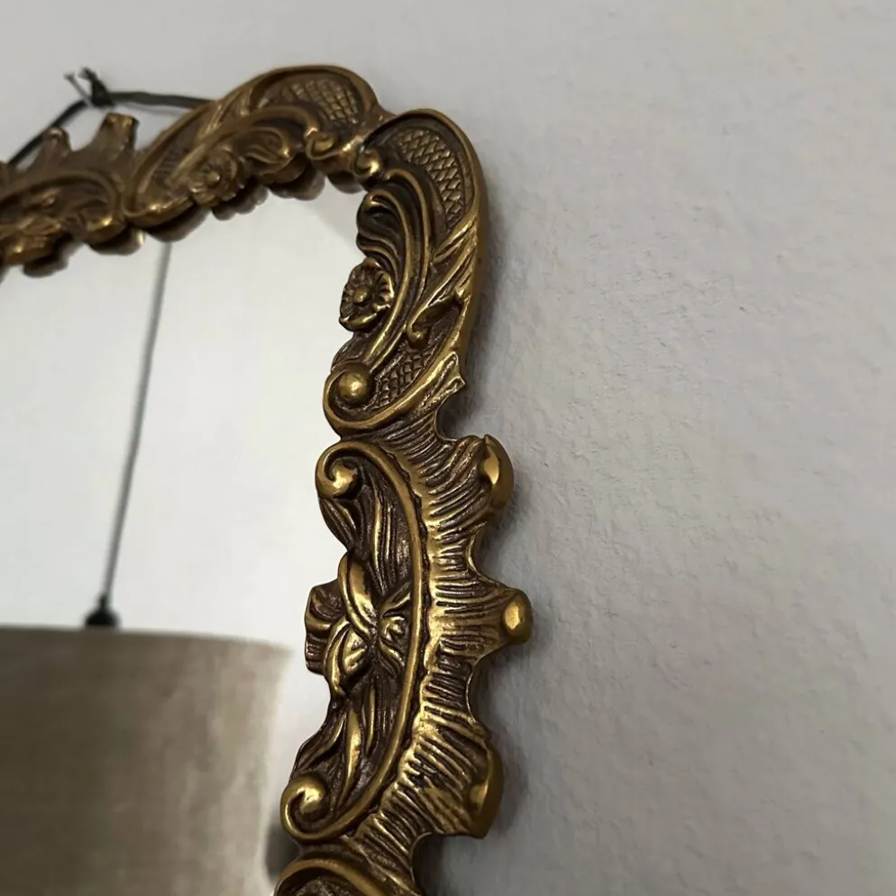 Miroir mural rectangulaire vintage avec cadre en bronze, miroir en bronze