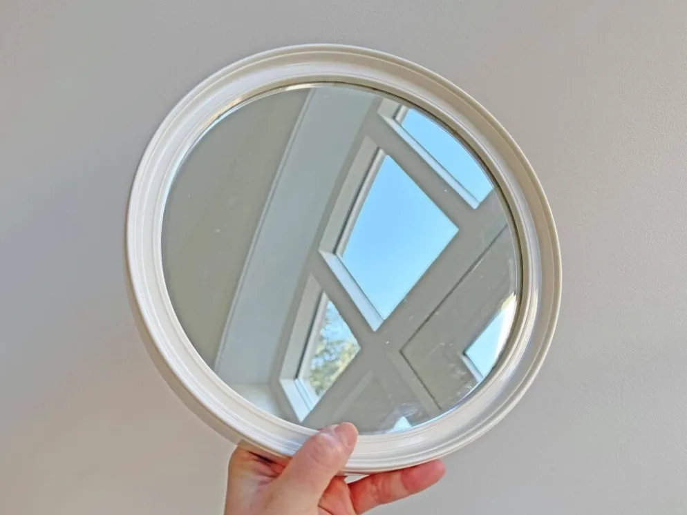 Miroir mural rond en plastique beige de l'ère spatiale