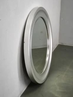 Miroir mural rond italien des années 1970 avec cadre argenté